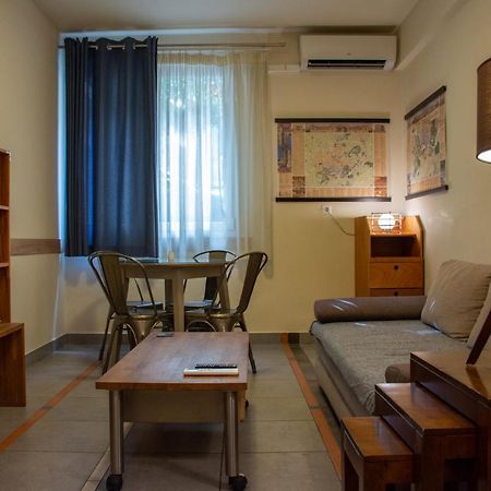 Handcrafted Unique Flat, 200M From The Acropolis Atene Esterno foto