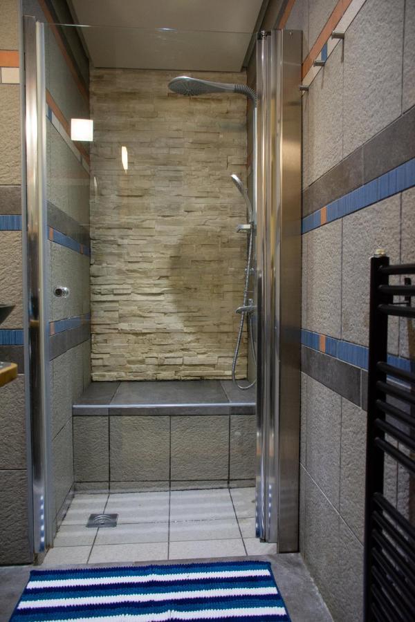 Handcrafted Unique Flat, 200M From The Acropolis Atene Esterno foto