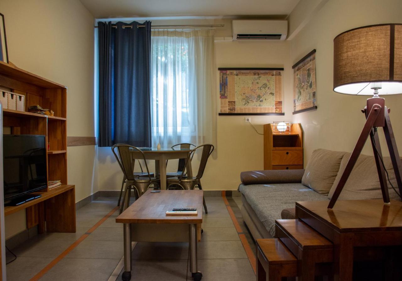 Handcrafted Unique Flat, 200M From The Acropolis Atene Esterno foto